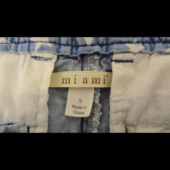 Miami Shorts w/ Stars - Women's size Small (USED) - Picture 5 of 5